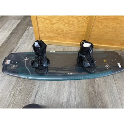 WAKEBOARD FURY 120 & BINDING OPTIMAX XS 1-4 LIQUID FORCE